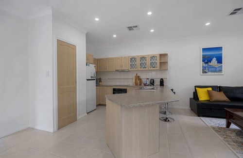Glenunga House | Spacious Glenunga Home with Garage Parking