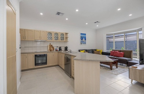 Glenunga Apartment | Spacious Glenunga Home with Garage Parking