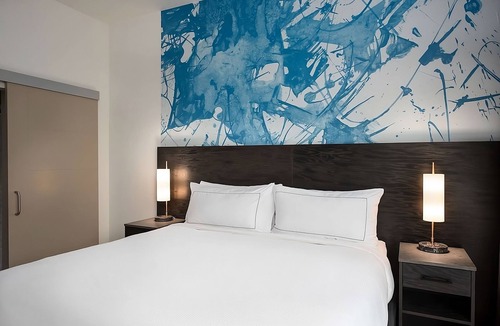 Central Area Hotel | Spacious Good-Value Accommodation! Kitchenette, Pet-Friendly, Onsite Parking!