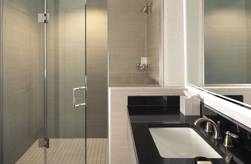 West End Hotel | Spacious Good-Value Accommodation! | Close to The Wharf Complex - 2.1 miles