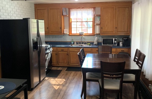 Lake Erie Beach House | Spacious Grandview Bay Cottage Style Home
