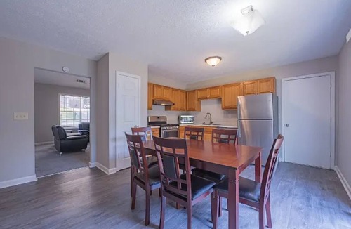 Gresham Park House | Spacious Gresham Park Home offering 2 Bedrooms, 2 Full Bathrooms!