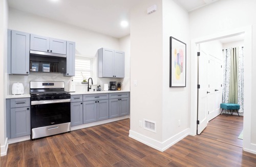 North Bergen House | Spacious Group Holiday Home 5BR/3BATH w/Private parking/Game area & Backyard