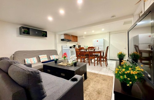 Montreal House | Spacious Group Home | Sleeps 20-Free Parking