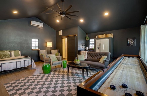 Fort Worth House | Spacious Group Retreat | 3 Kings | Sleeps 25