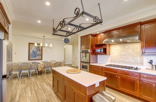 Marshall House | Spacious Group Retreat w/Game Room in Marshall!