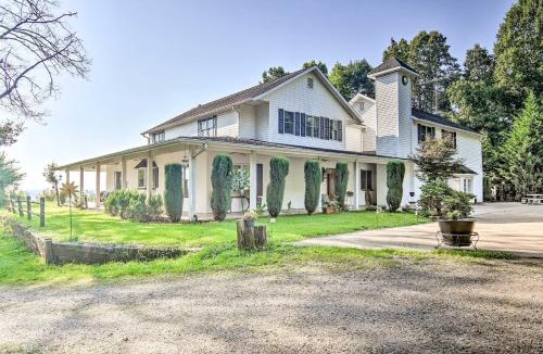 Marshall House | Spacious Group Retreat with Game Room in Marshall!