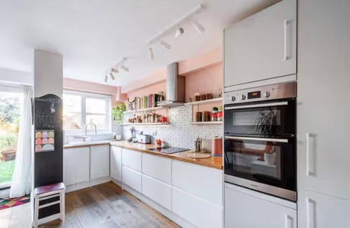 Haggerston House | Spacious Hackney Home - Pass the Keys