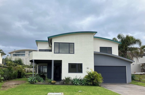 Ohope House | Spacious Harbourside Luxury