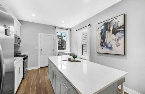 Forest Park Apartment | Spacious Haven 8-Min to Chicago Sleeps 10