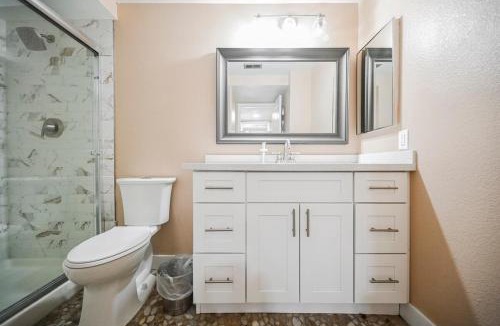Green Valley North Apartment | Spacious Henderson Hidden Gem!