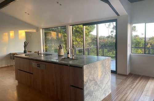 Titirangi House | Spacious hideaway with stunning harbour views