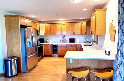 Hillsboro Condo | Spacious Hillsboro Condo