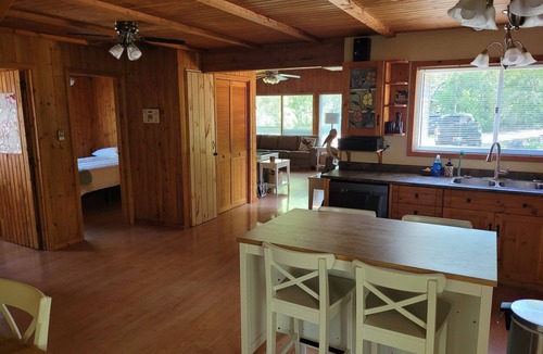 Grand Beach Cottage | Spacious Hillstone Lakehouse