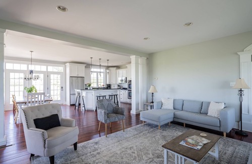 Rohrerstown House | Spacious Hilltop Escape with Basketball, Pingpong & Sunset Firepit