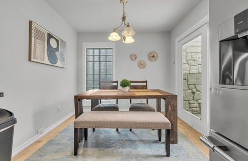 South Tulsa House | Spacious Hilltop Retreat in Upscale Cul-de-Sac Neighborhood