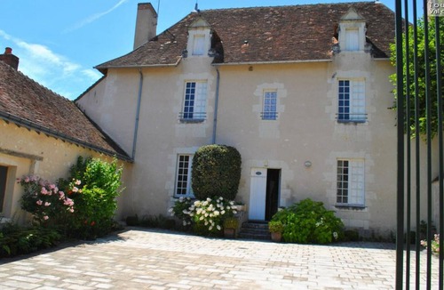 Bossay-sur-Claise Cottage | Spacious Historic Presbytery, Sleeps 15, Garden, WiFi, Near Châteaux & La Roche-Posay