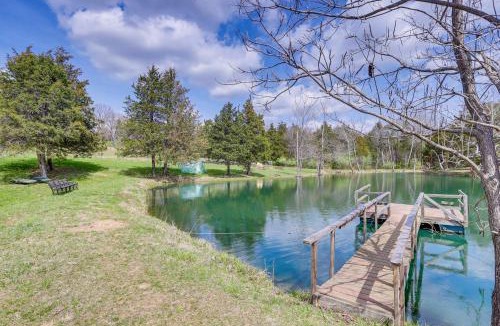 New Haven House | Spacious & Historic Cabin in New Haven w/Pond!