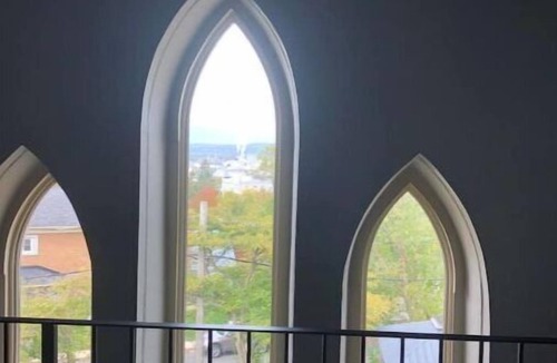 Paine-Sec House | Spacious Historic Church Home/7 pers. Walk to Ferry/Old Lévis