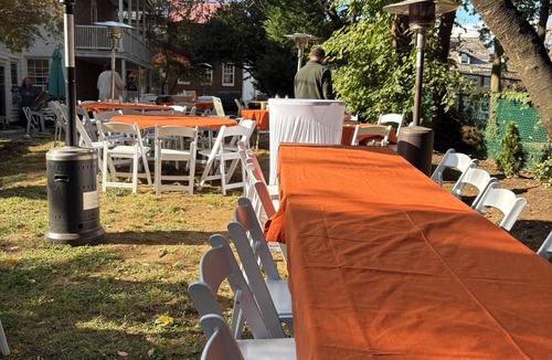 Historic District House | Spacious historic home downtown Annapolis Main St. Book for Commissioning Week!