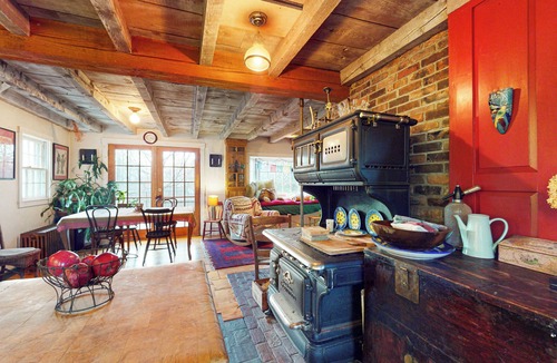 Calais House | Spacious & Historic Plainfield Home w/Yard!