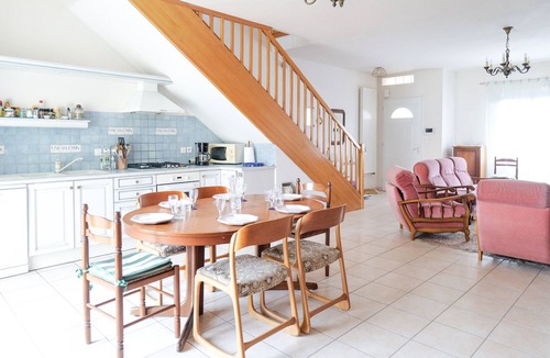 Les Sables d'Olonne Ski Chalet | Spacious house quartier Arago Les Sables sleeps 7