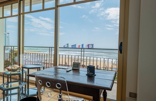 Les Sables d'Olonne House | Spacious house with elevator and air conditioning, near the beach