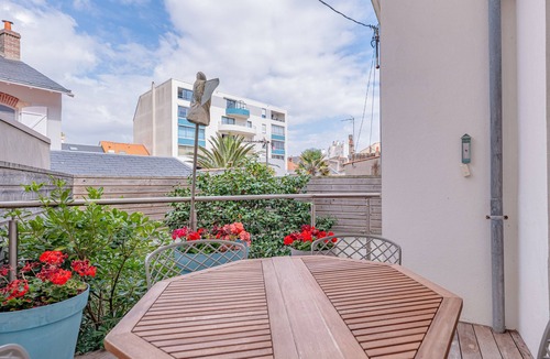 Les Sables d'Olonne House | Spacious house with elevator and air conditioning, near the beach