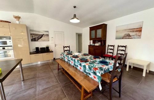 Saint-Jean-de-Monts House | Spacious house in St Jean de Monts, pets allowed, parking