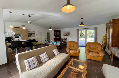 Saint-Jean-de-Monts House | Spacious house in St Jean de Monts, pets allowed, parking