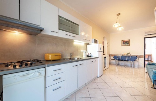 Gornji Kono Apartment | Spacious holiday apartment with a private terrace