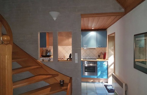 Kegnæshøj House | Spacious holiday apartment in a thatched country house - including underfloor heating