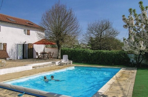 L'Hermenault Other | Spacious holiday home with heated swimming pool and outside space.