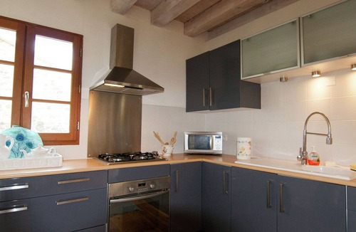 Roussines Cottage | Spacious holiday home with heated pool.