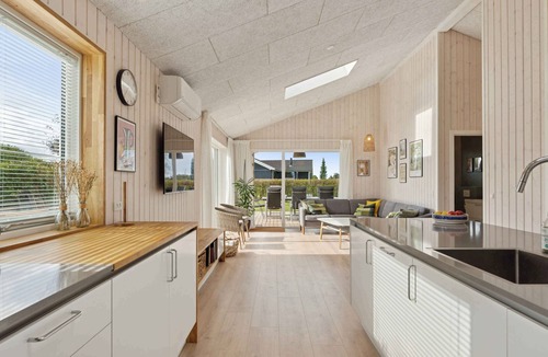 Bog By House | Spacious holiday home on Bogø