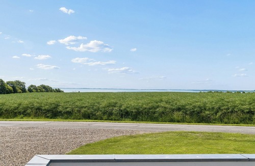 ster Assels House | Spacious holiday home with water view