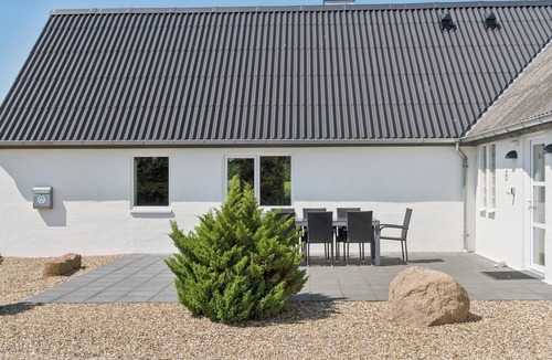 ster Assels House | Spacious holiday home with water view