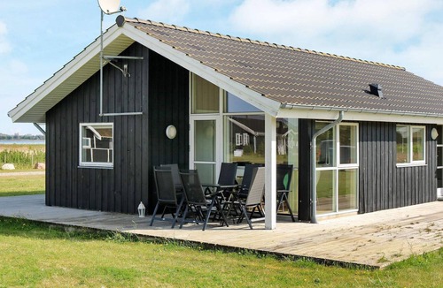 Egense House | Spacious Holiday Home in Storvorde near the Sea