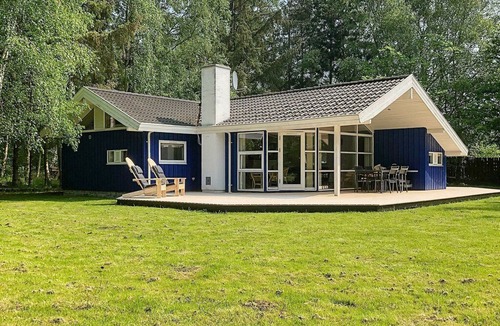 Grlev House | Spacious Holiday Home in Gørlev with Sauna
