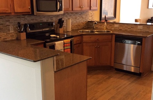Jonestown Villa | Spacious Hollows Villa Over Looking Lake Travis! Spring Break Available.