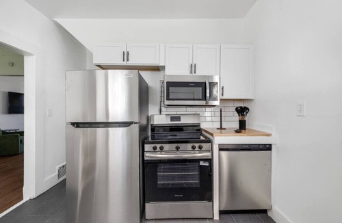 Detroit House | Spacious Home 6 Beds + Free Parking 5min DT