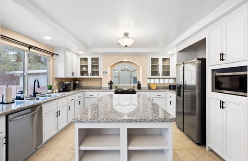 Enterprise House | Spacious Home Arcades Pool Table Foosball BBQ Grill