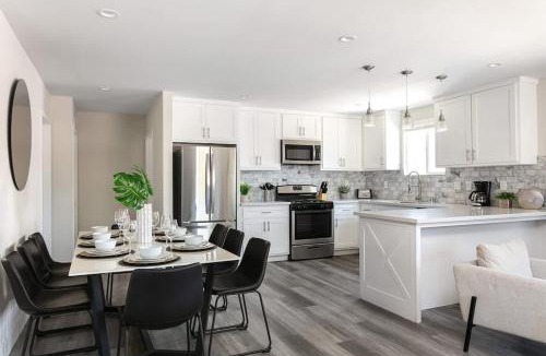 Burbank House | Spacious Home Central Area Airport Free Parking