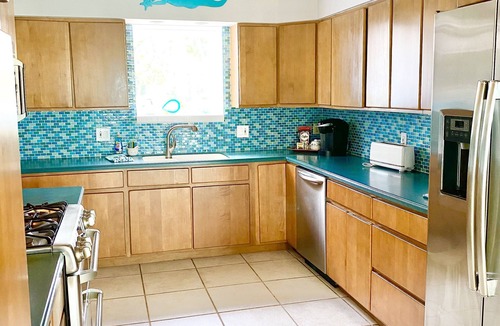 Marathon House | Spacious Home, Directly on Gulf , Beautiful Sunsets, 2 Master Suites, 2 Kayaks