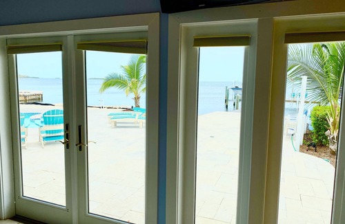 Marathon House | Spacious Home, Directly on Gulf , Beautiful Sunsets, 2 Master Suites, 2 Kayaks