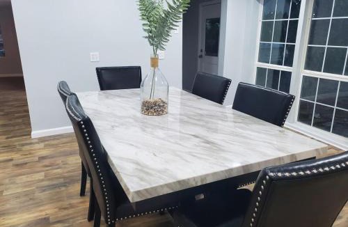 Hillsboro Villa | Spacious Home downtown Hillsboro
