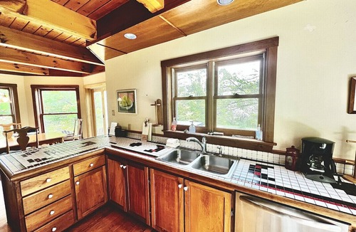 South Londonderry House | Spacious home Featuring a hot tub, fire pit, fireplace and more!