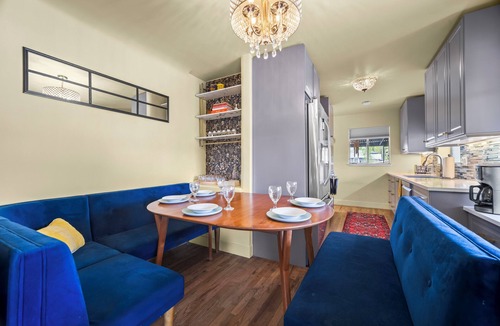 Washington Virginia Vale House | Spacious Home for 7 with BBQ and Fenced Yard