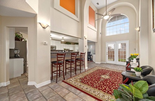 Allen House | Spacious Home for Large Families