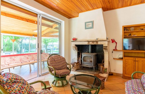 Parentis-en-Born House | Spacious Home in Parentis-en-Born, 15 Guests, near Center - Garden & Cleaning Included